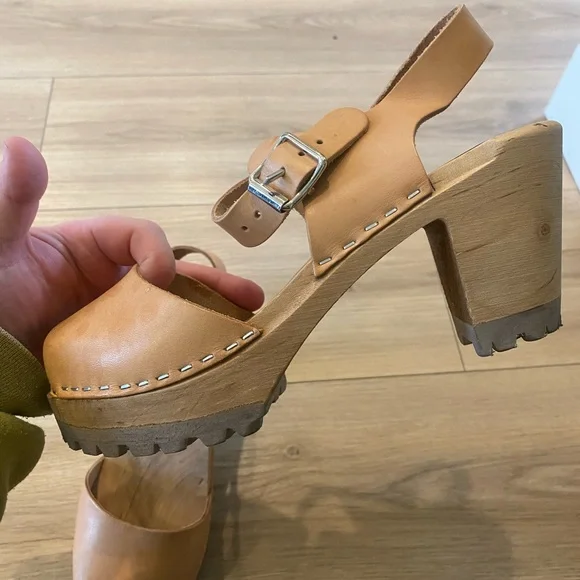 Mia Shoes Tan Leather Clog Sandal with Buckle - Picture 6 of 10